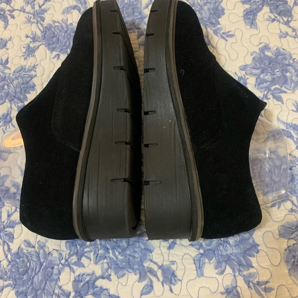 Clarks Black Flats Sleek Design - Picture 4 of 5
